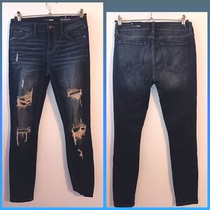 Very cute ripped jeans CLEARANCE
